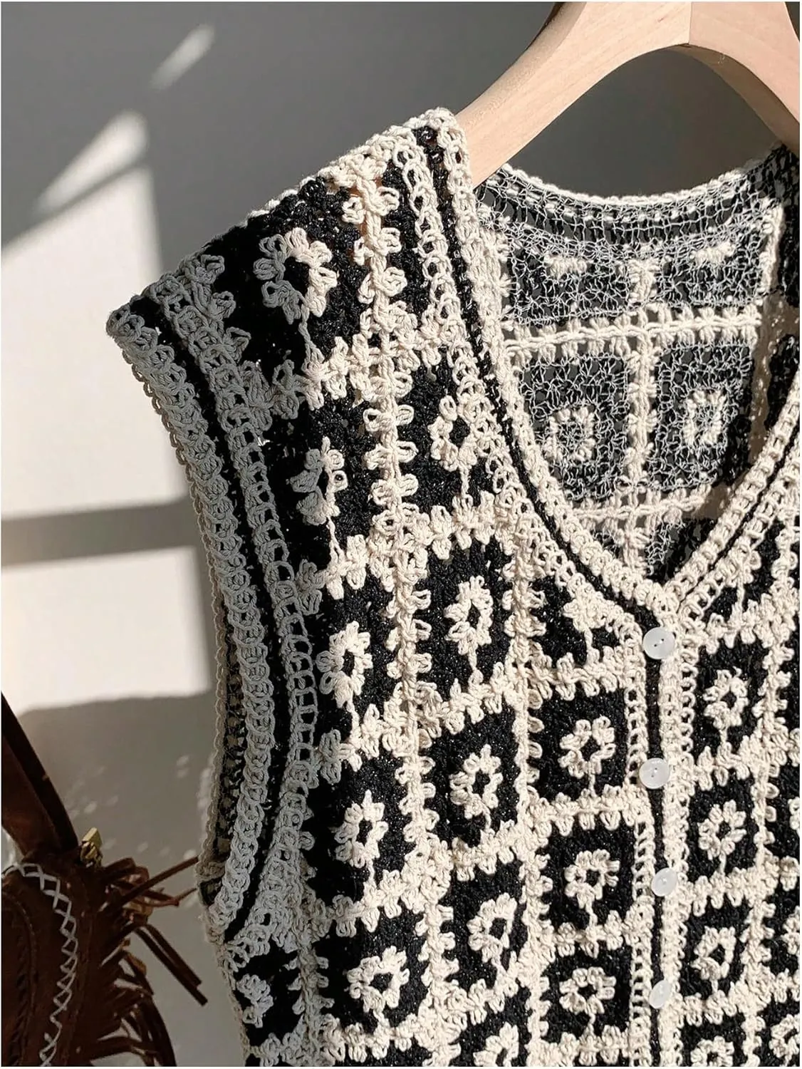 GORGLITTER Women's Crochet Knit Sweater Vest Sleeveless Button Front Cropped Vests